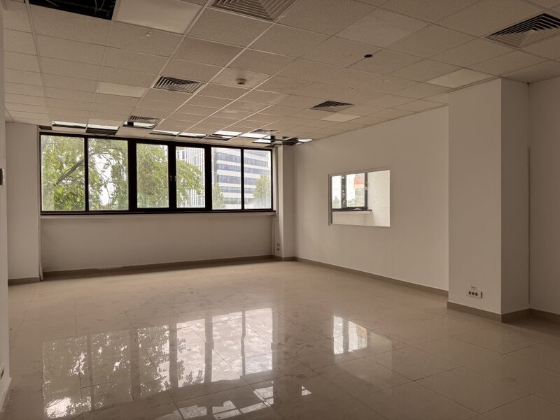 Cotroceni Business Center  / acces stradal / metrou / disponibil !